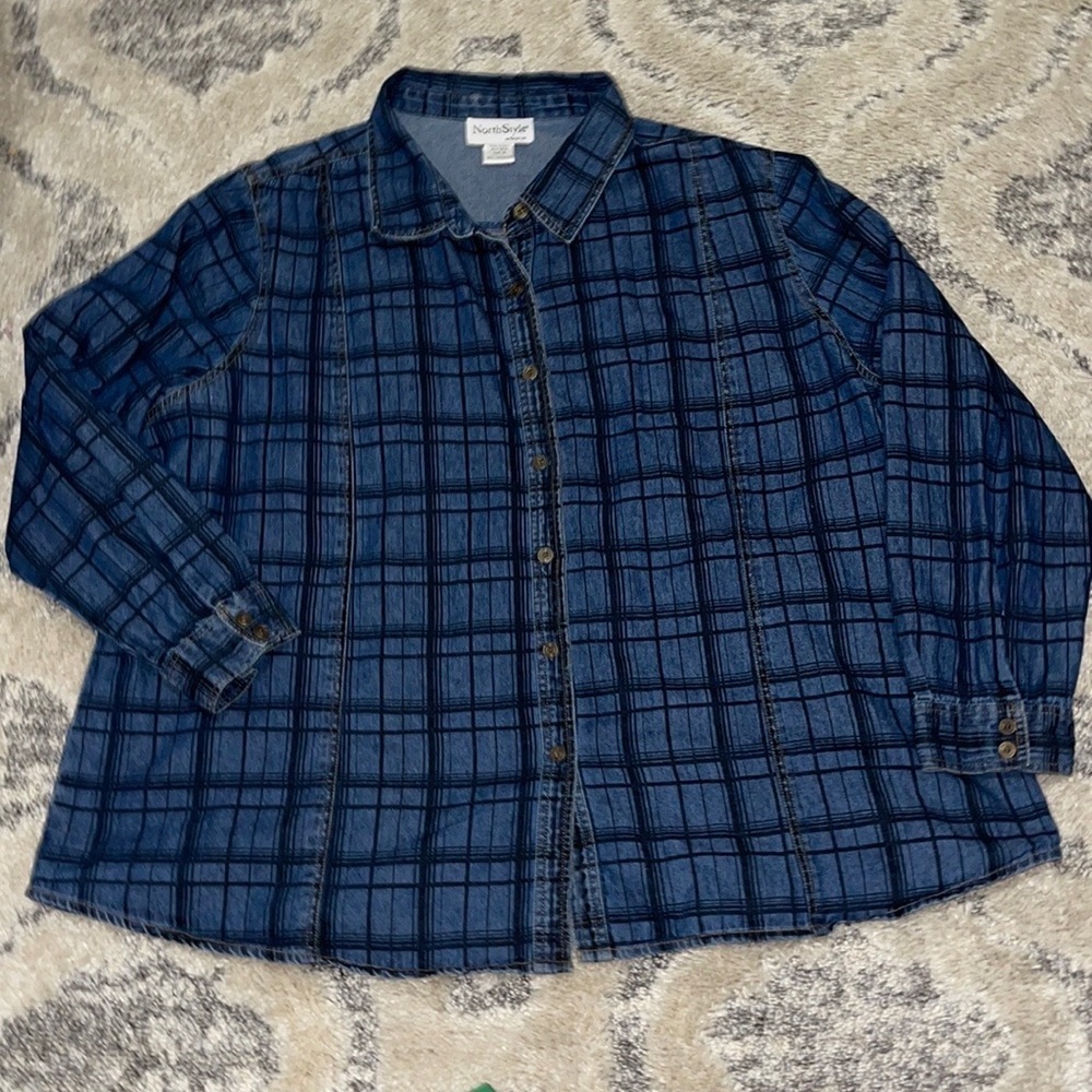 Womens Printed Denim Button Front Shirt